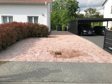 Stützmauer im Garten